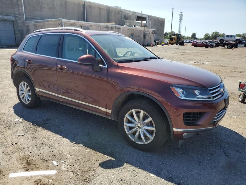 2017 VOLKSWAGEN TOUAREG SPORT 2017 VOLKSWAGEN TOUAREG SPORT